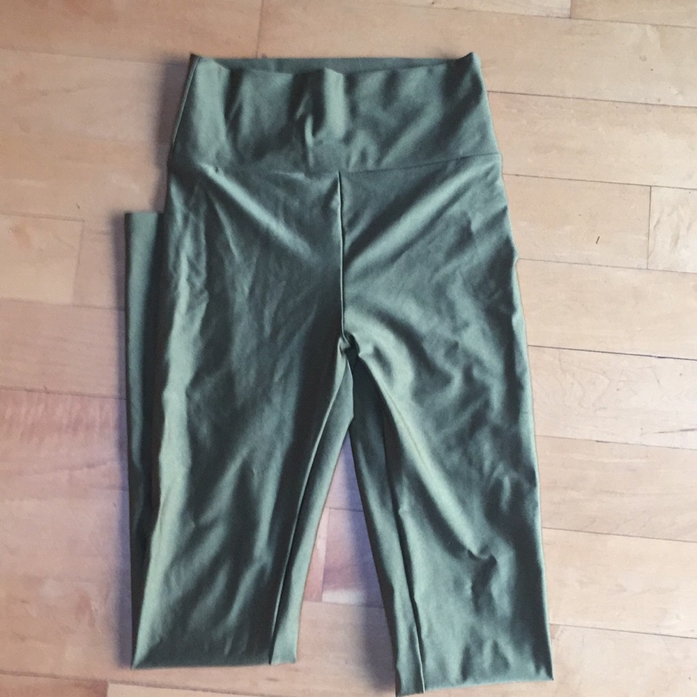 Natalie sports wear Army/ Olive green leggings